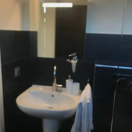 Modernes, Stilvolles 1-zimmer Nahe Fernuni Lägenhet