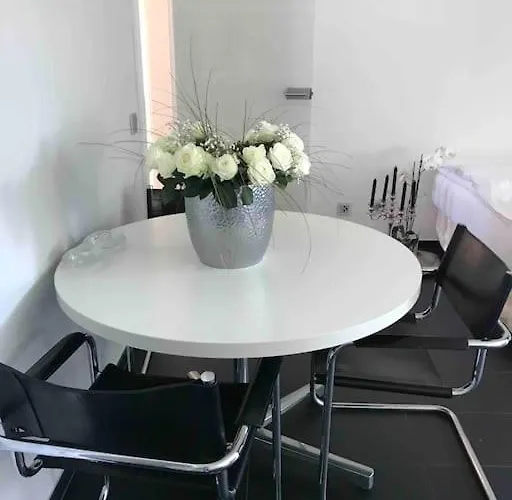 Modernes, Stilvolles 1-zimmer Nahe Fernuni *